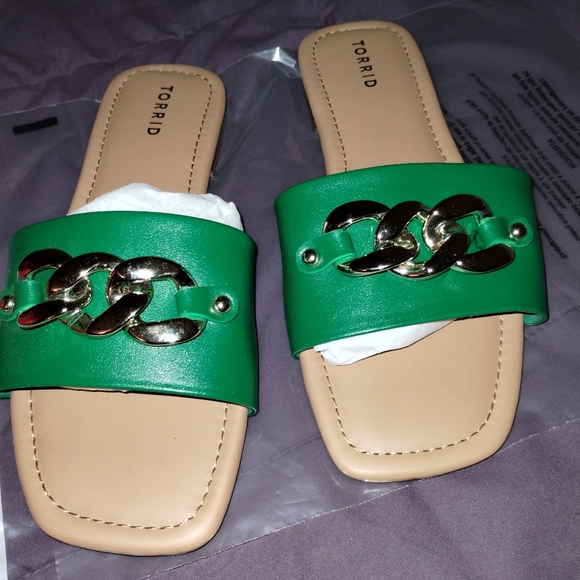Torrid Sz 11W Green Chain Slide Sandal - Picture 2 of 3